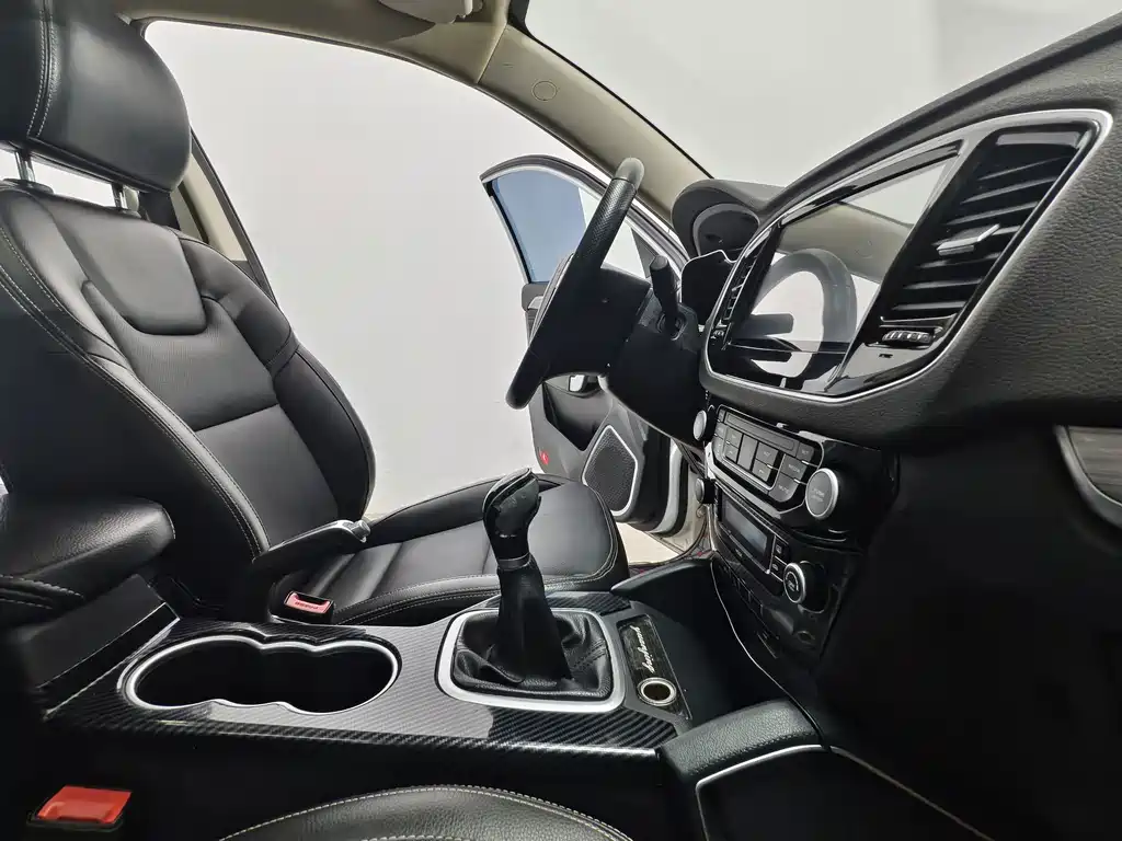 Geely Vision X6 — миниатюра 15