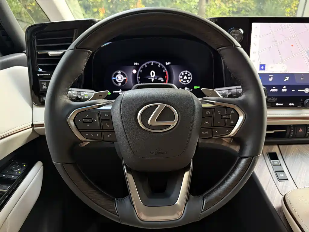 Lexus LM — миниатюра 14