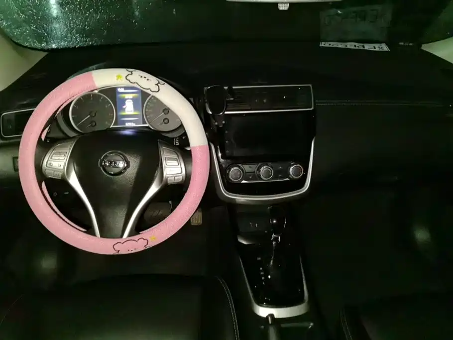 Nissan Tiida — миниатюра 12