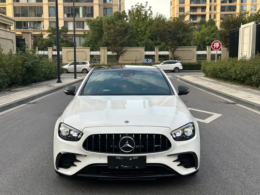 Mercedes-Benz E-Class AMG — миниатюра 2