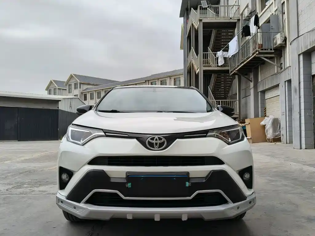 Toyota RAV4 — миниатюра 2