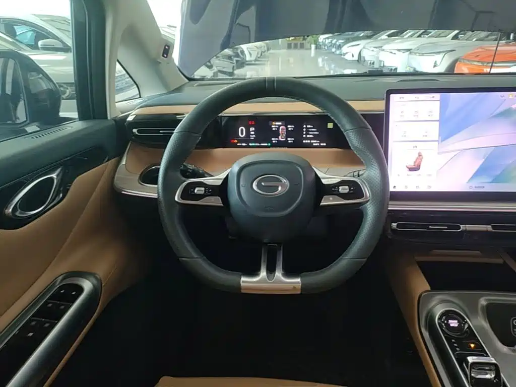 GAC Motor Trumpchi E8 PHEV — миниатюра 11