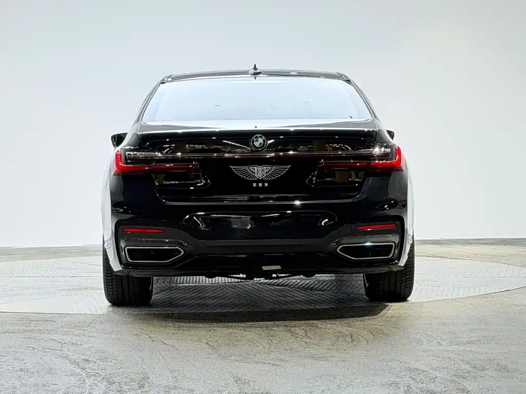 BMW 7 Series — миниатюра 3