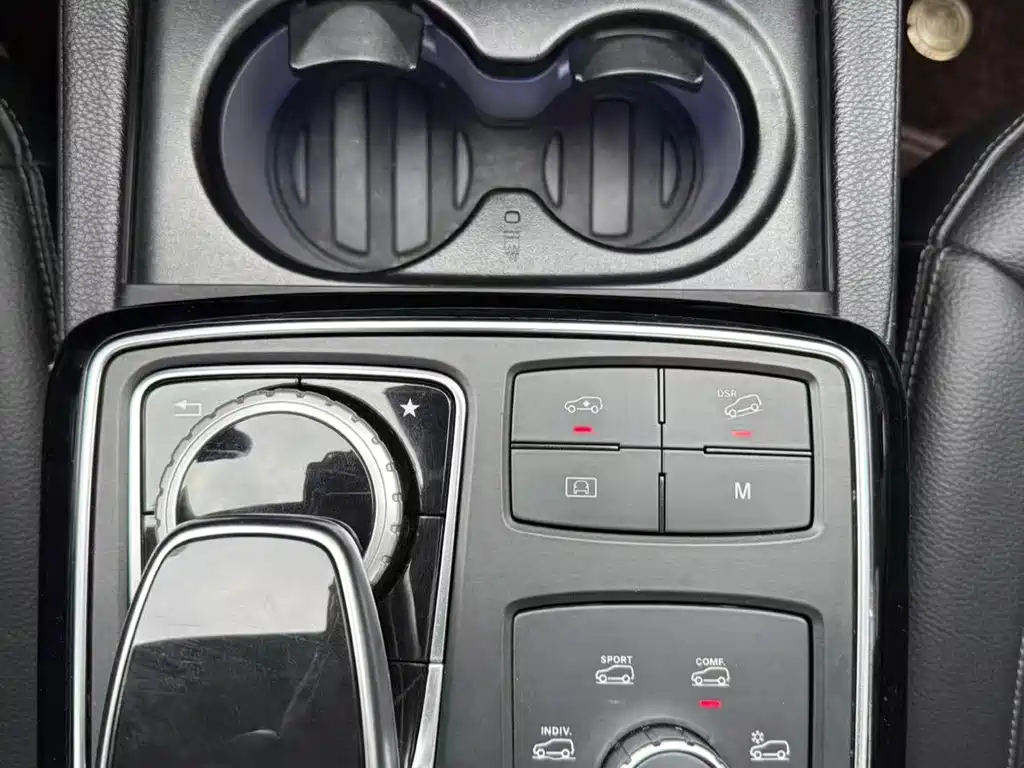 Mercedes-Benz GLE (Import) — миниатюра 11