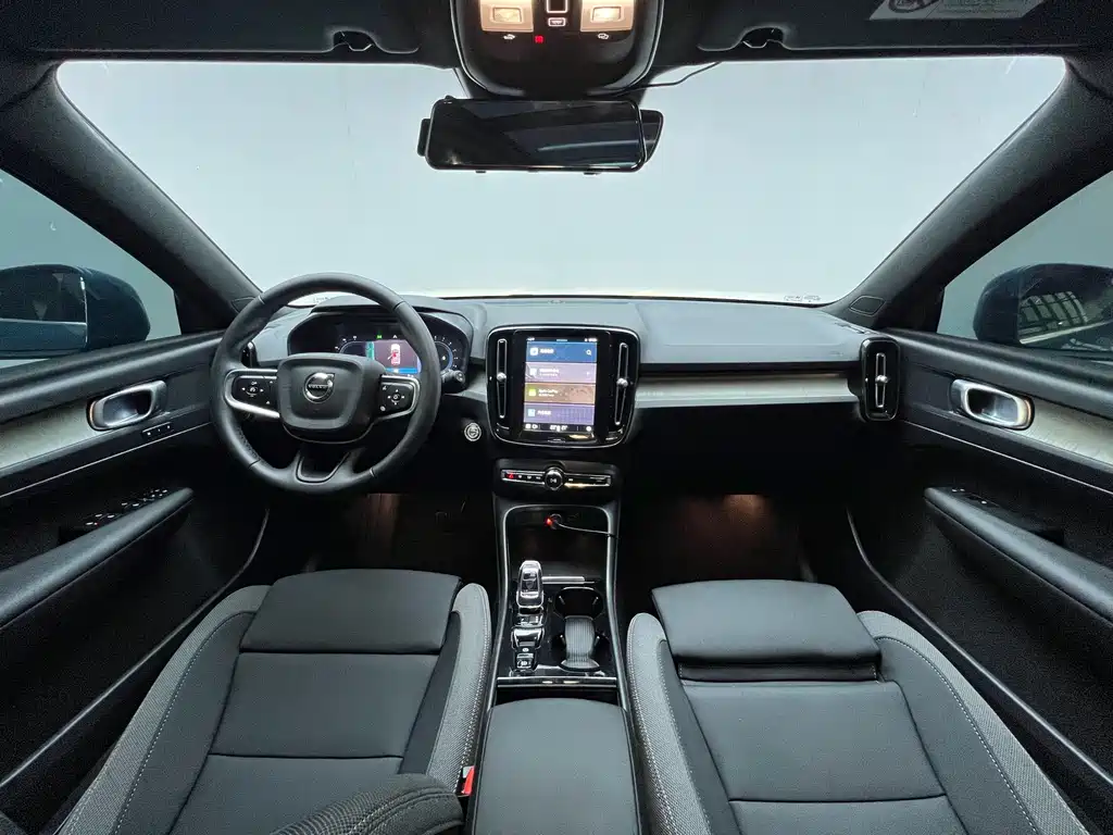 Volvo XC40 — миниатюра 6