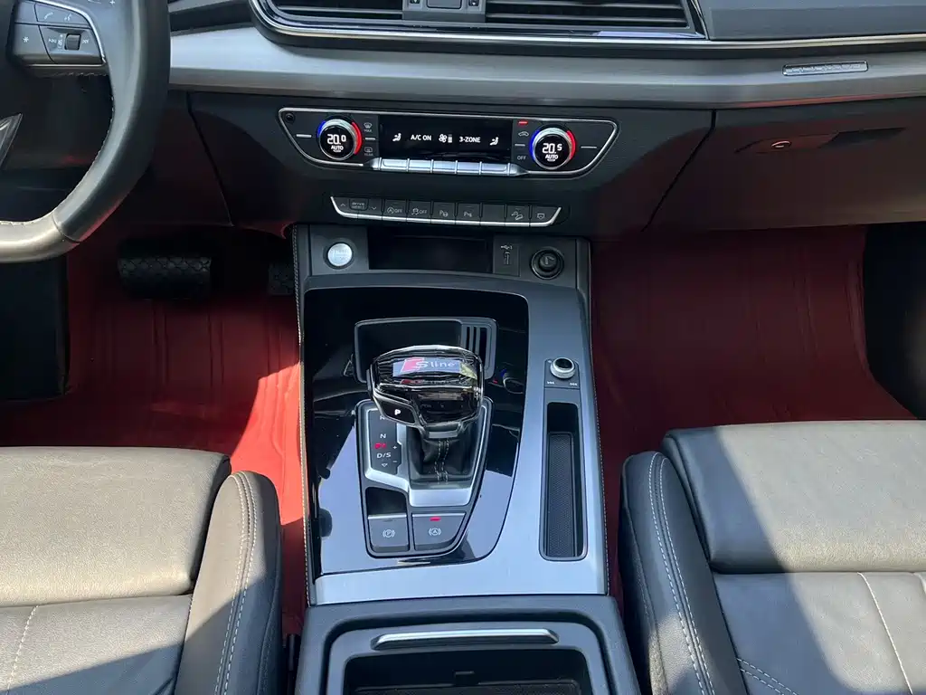 Audi Q5L Sportback — миниатюра 15