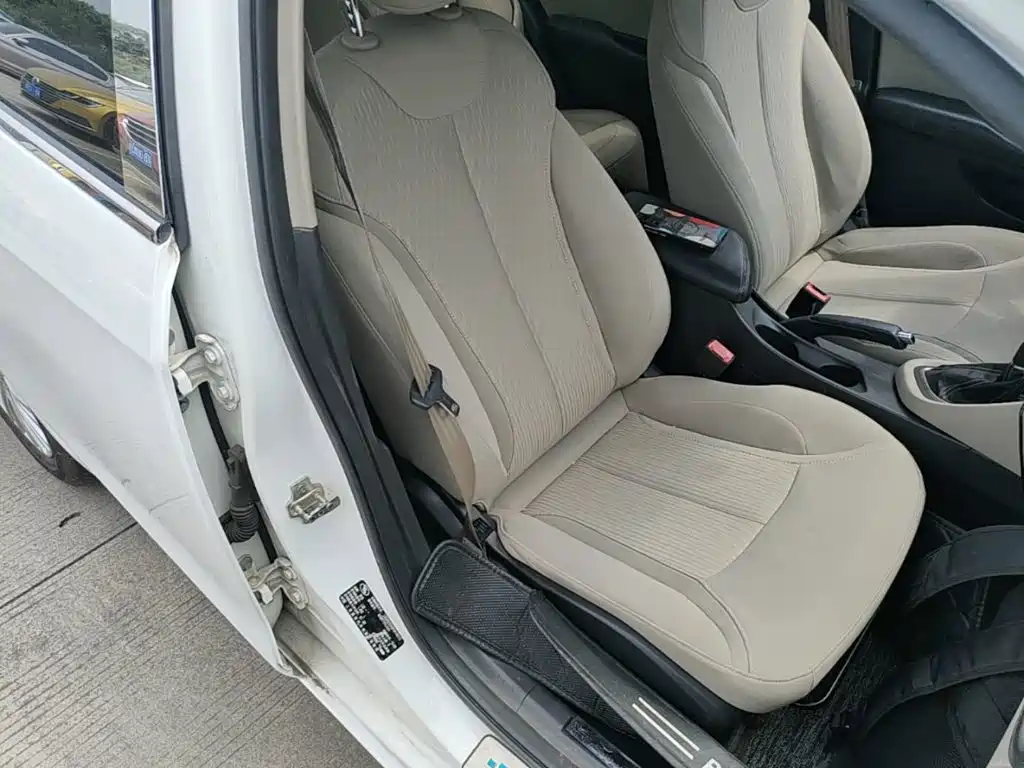 Buick Excelle — миниатюра 25