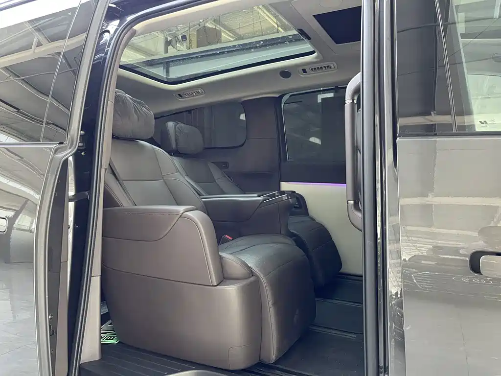 Li Auto Li MEGA — миниатюра 13