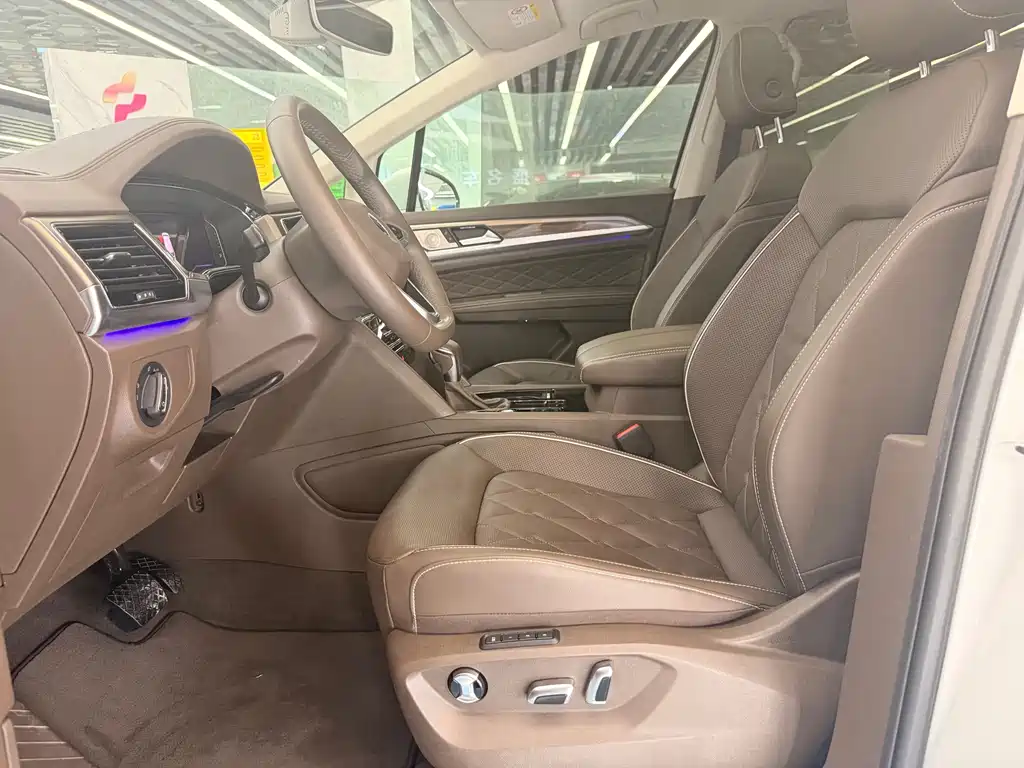 Volkswagen Viloran 2020 380TSI Luxury