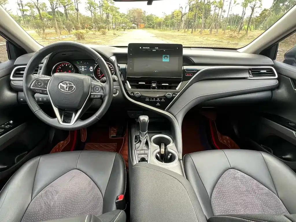 TOYOTA CAMRY