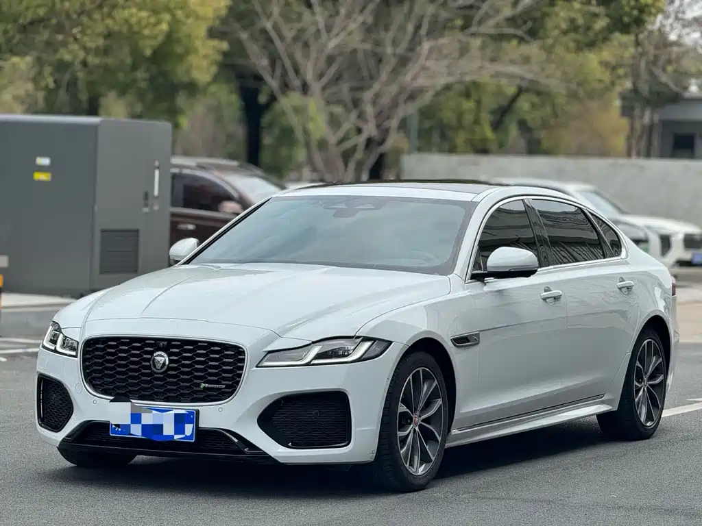 Jaguar XFL — миниатюра 2