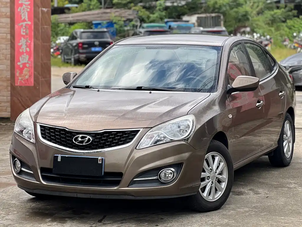Hyundai Elantra 2015 1.6L MT Comfort