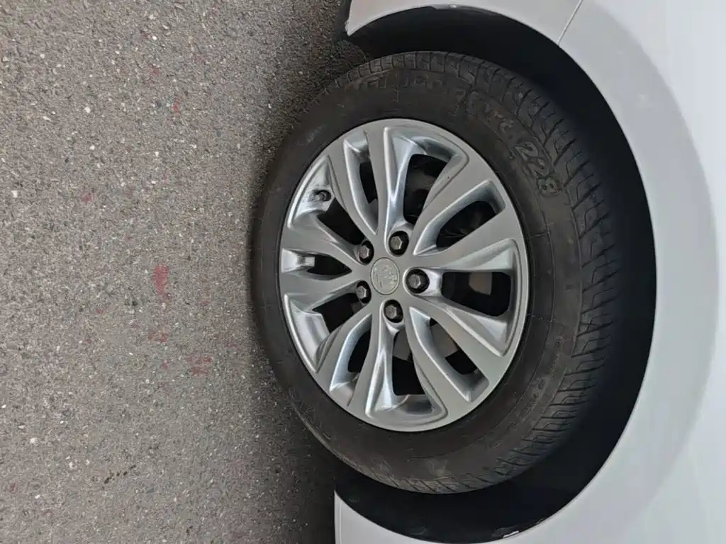 Buick Excelle — миниатюра 23