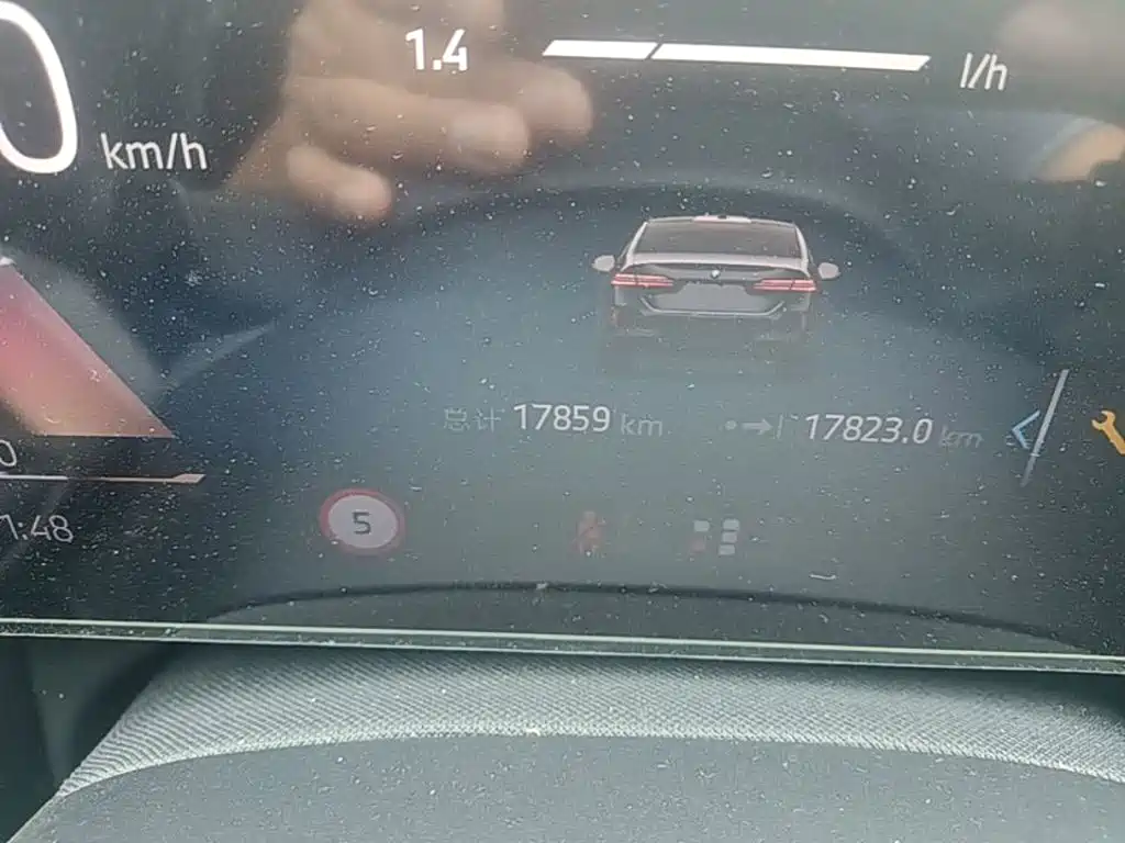 BMW 5 Series — миниатюра 17
