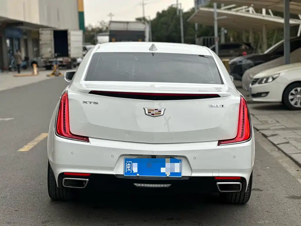 CADILLAC XTS
