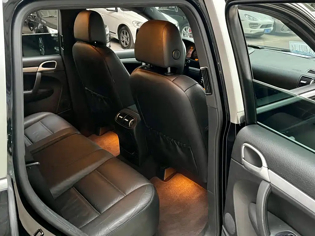 Porsche Cayenne — миниатюра 16