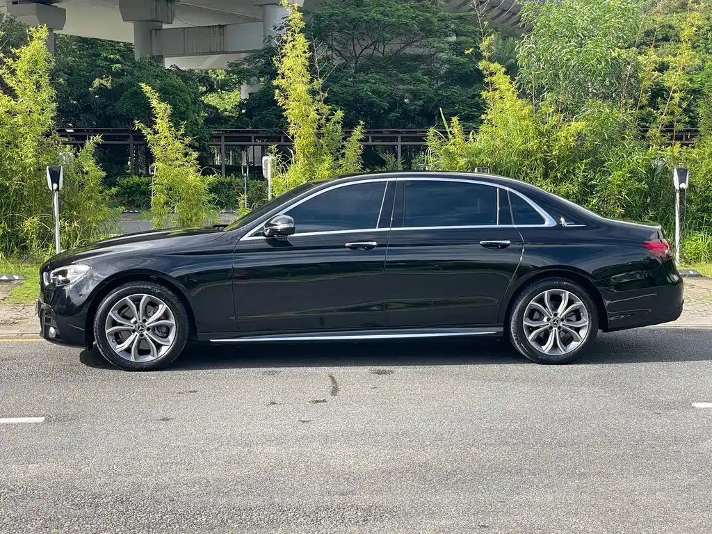 Mercedes-Benz E-Class — миниатюра 3