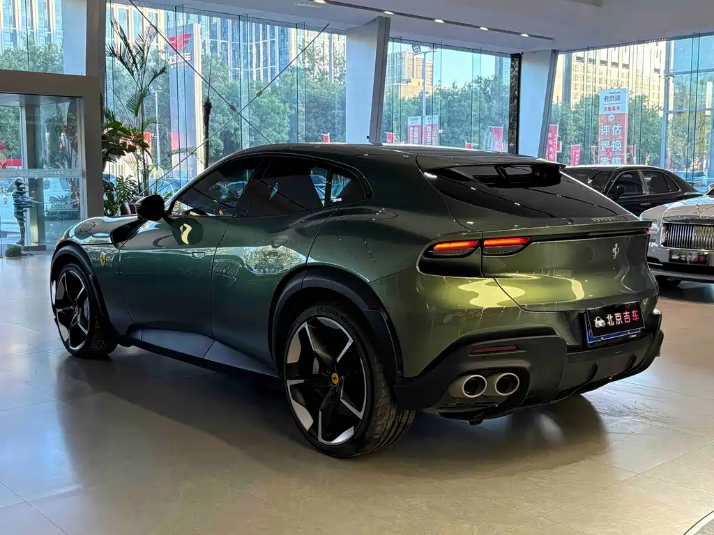 Ferrari Purosangue 2023 6.5L V12