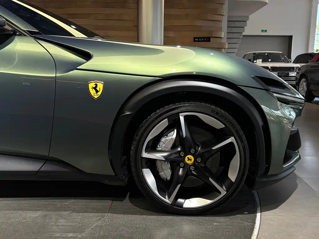 Ferrari Purosangue 2023 6.5L V12