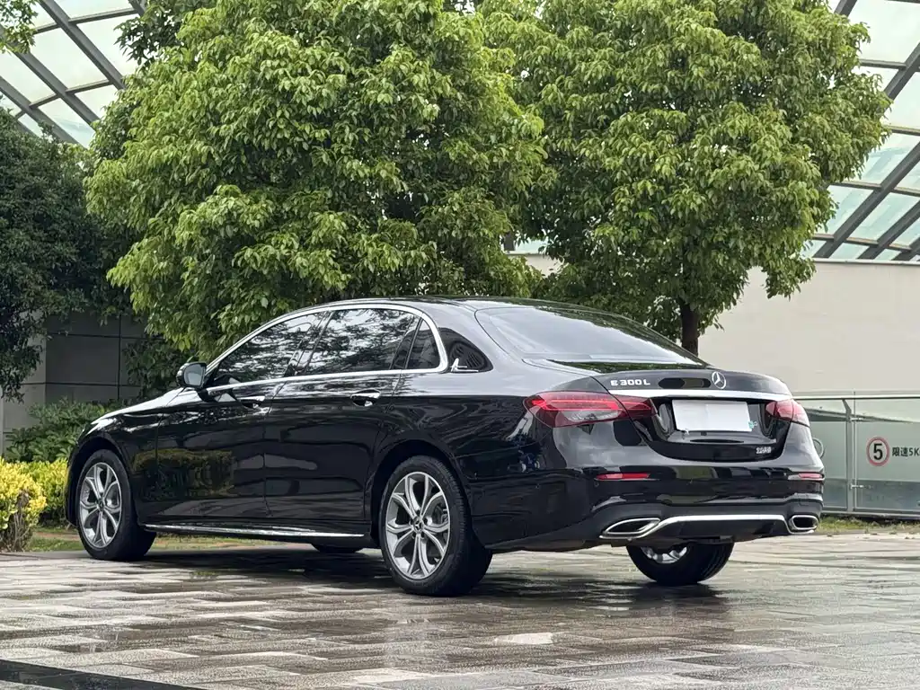 Mercedes-Benz E-Class E 2022 E 300 L Sport Fashion