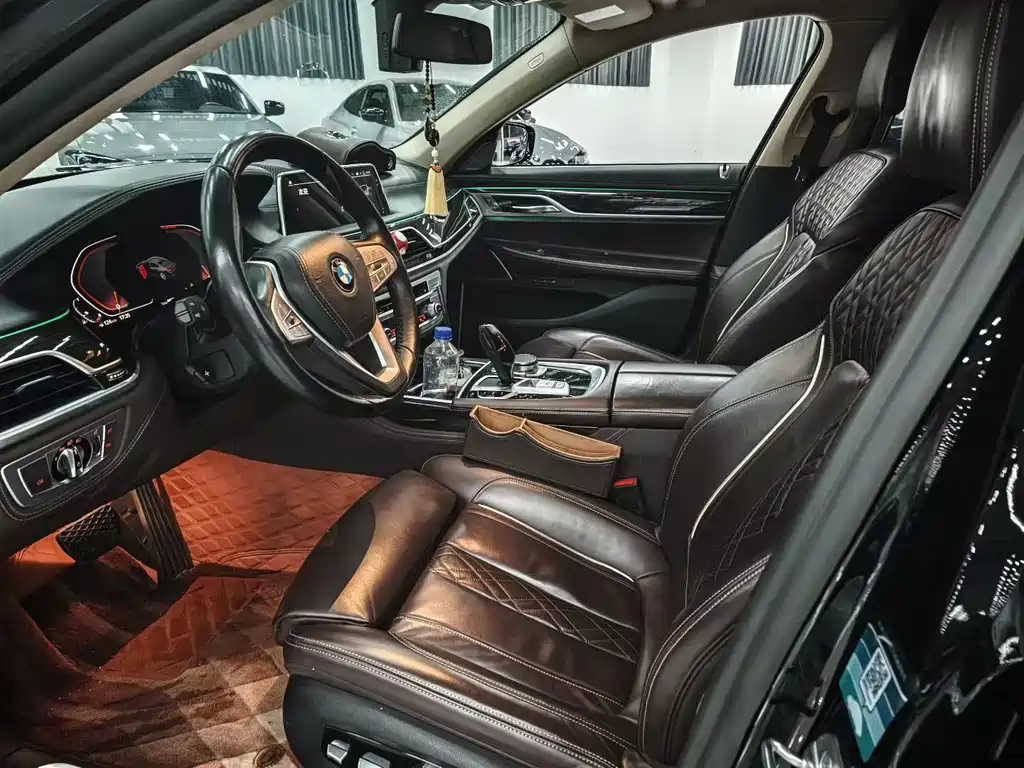 BMW 7 Series — миниатюра 5
