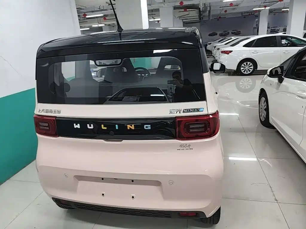 Wuling MINIEV — миниатюра 6