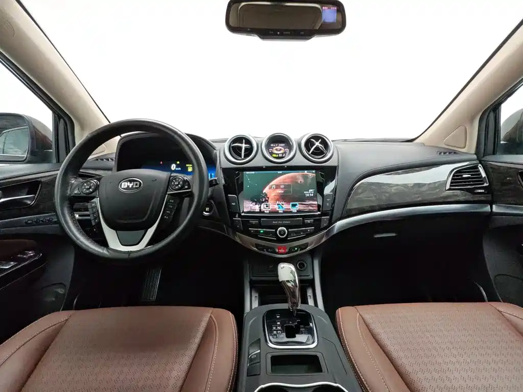BYD S7 2016 2.0T AT Flagship Plus