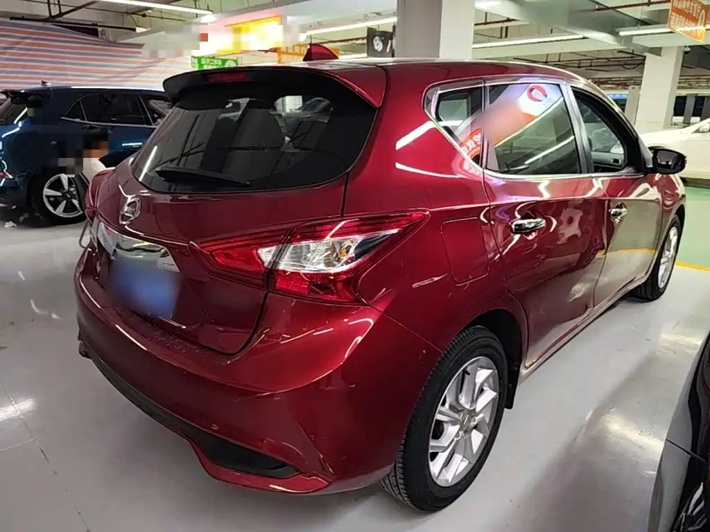 Nissan Tiida — миниатюра 7