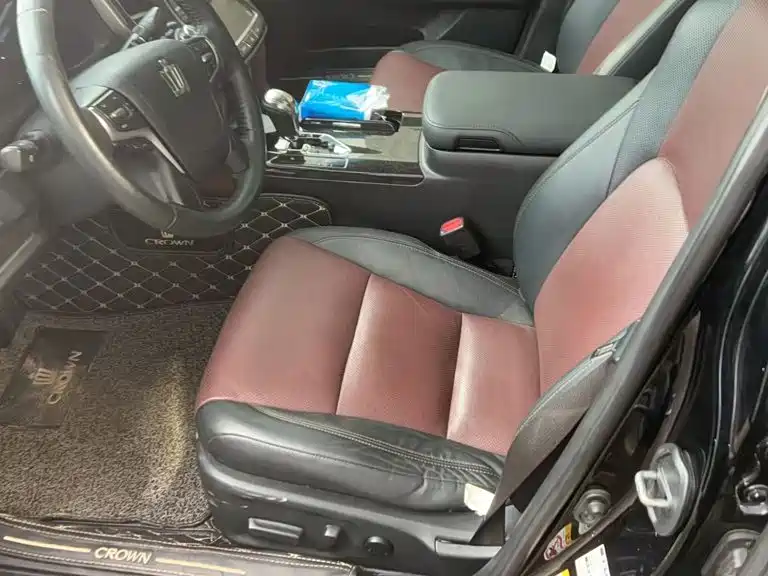 Toyota Crown — миниатюра 15