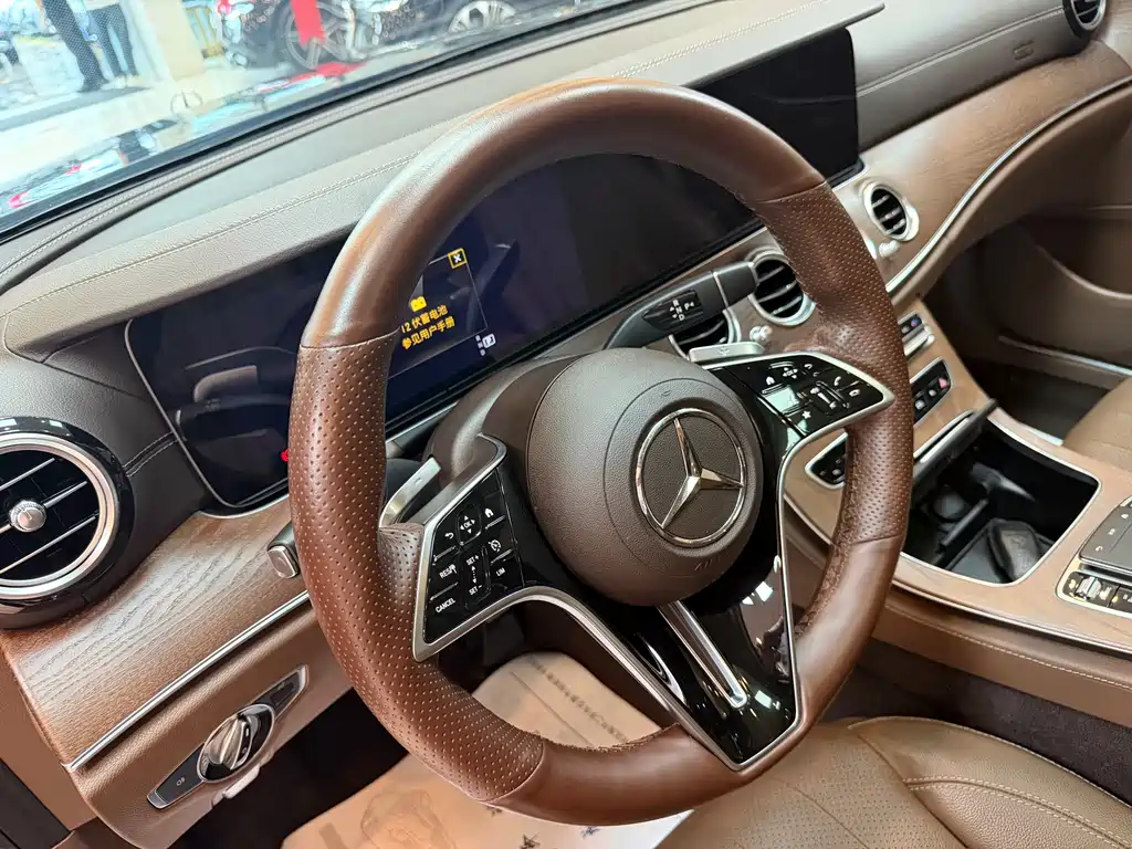 Mercedes-Benz E-Class E 2024 E 300 L Fashion