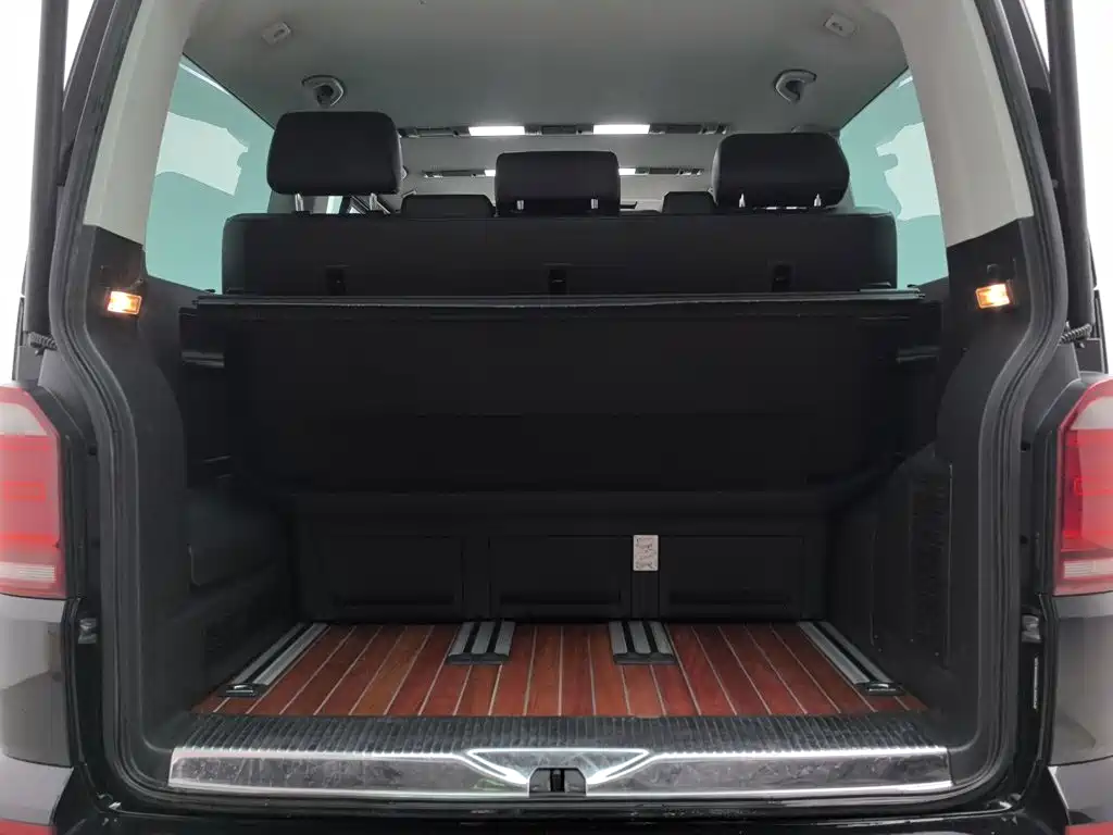 Volkswagen Multivan — миниатюра 16