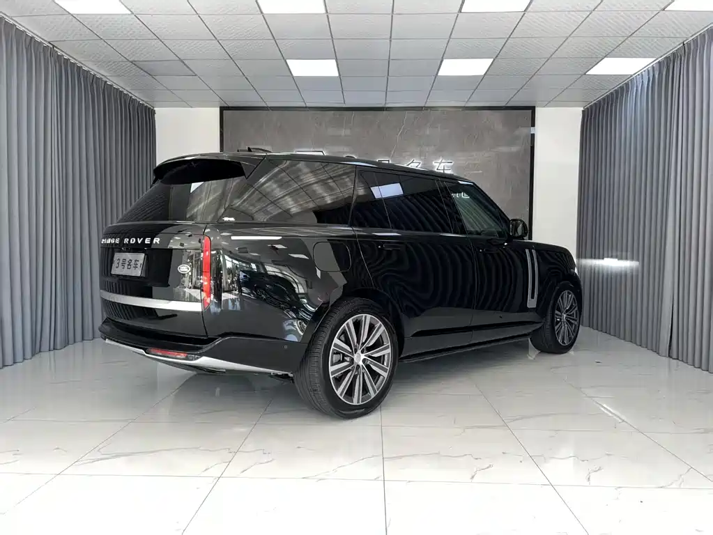 Land Rover Range Rover 2025 3.0 L6 400PS Long Wheelbase