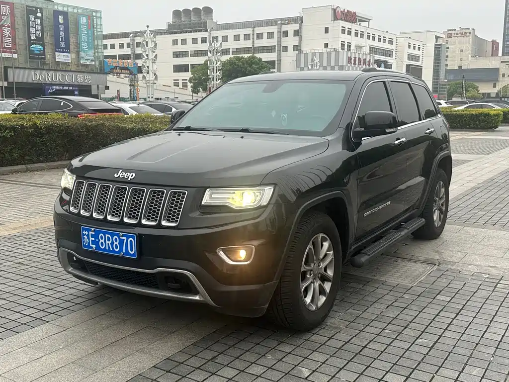Jeep Grand Cherokee (Import) 2015