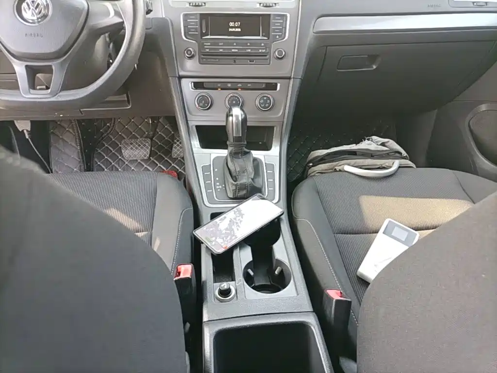 Volkswagen Golf — миниатюра 14
