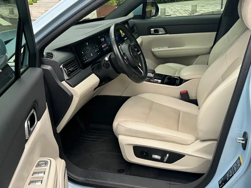 Li Auto ONE 2021 6 мест