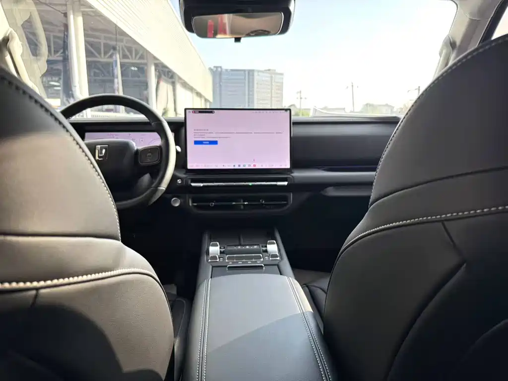 TANK TANK 300 NEW ENERGY