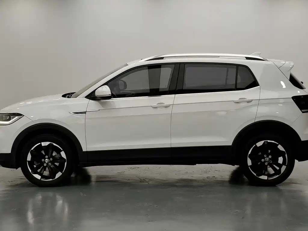 Volkswagen Tacqua 2021 1.5L AT Smart Connect