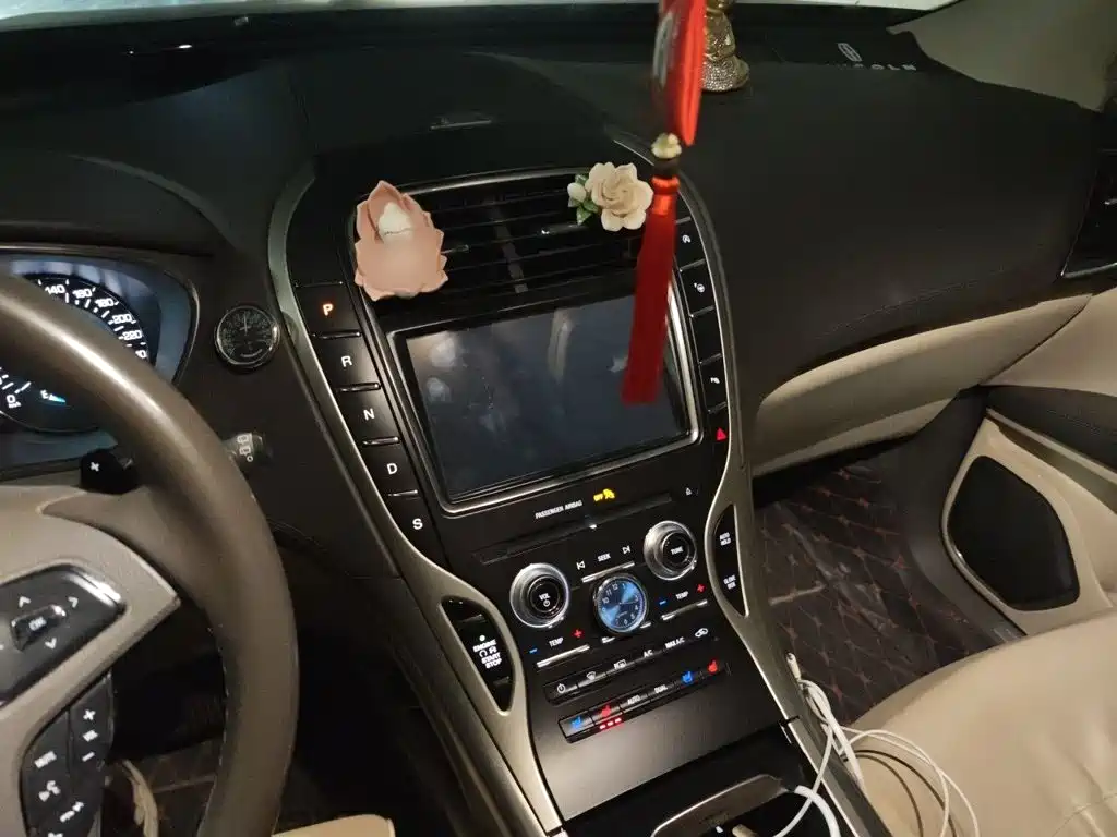 Lincoln MKX — миниатюра 6