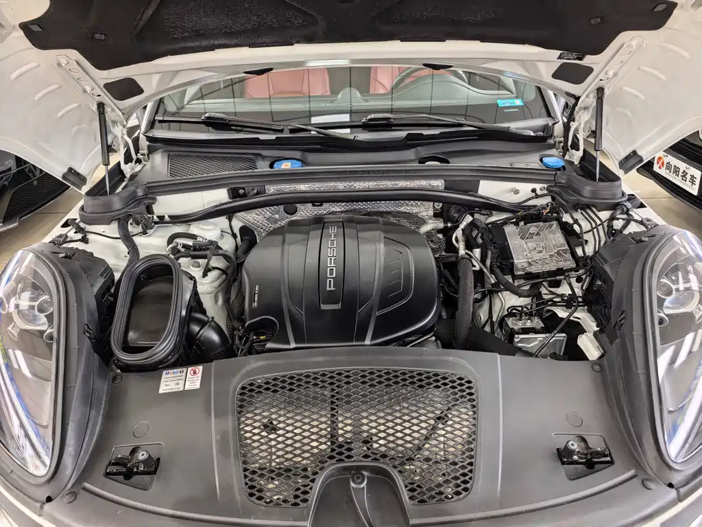 Porsche Macan — миниатюра 14