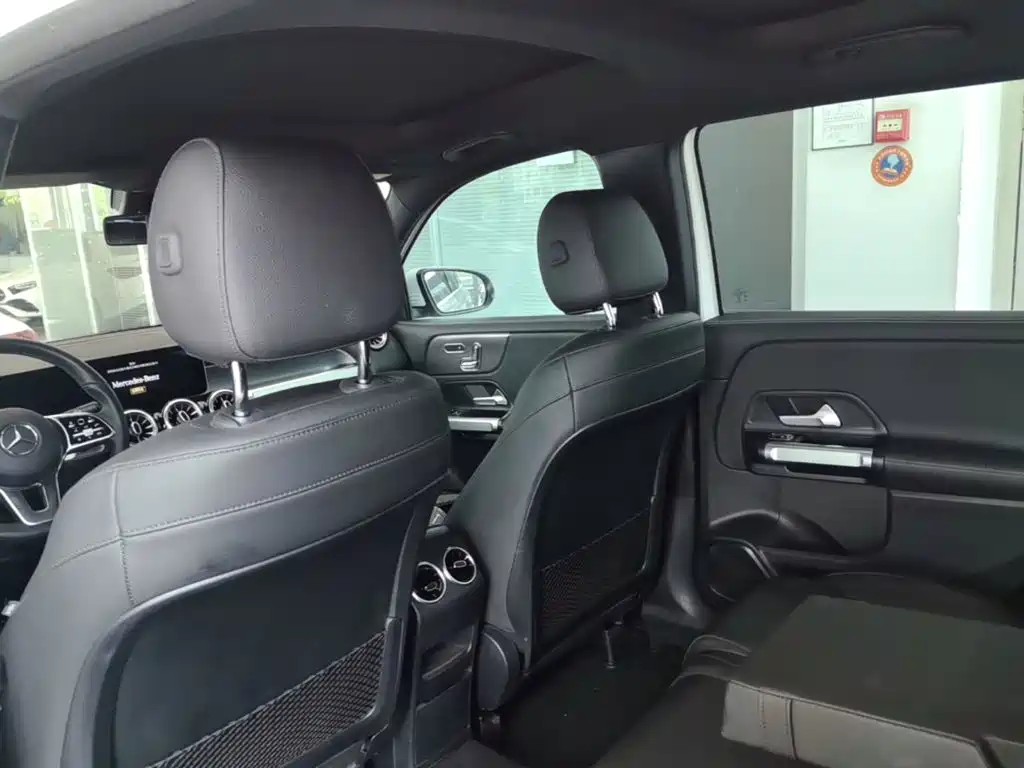 Mercedes-Benz GLB — миниатюра 23