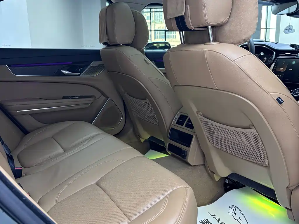 Jaguar XFL — миниатюра 10