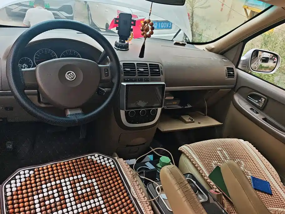Buick GL8 — миниатюра 12