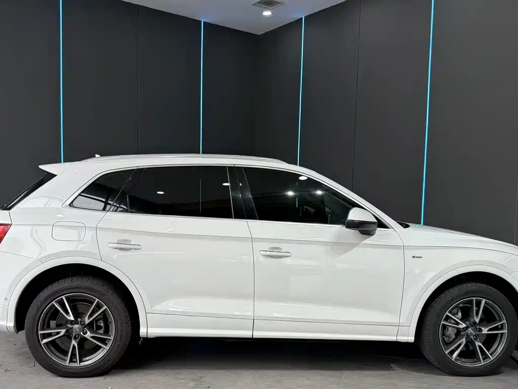 Audi Q5L — миниатюра 5
