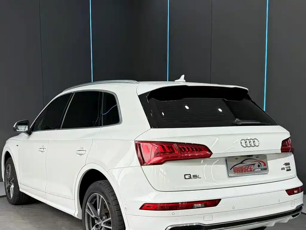 Audi Q5L — миниатюра 6