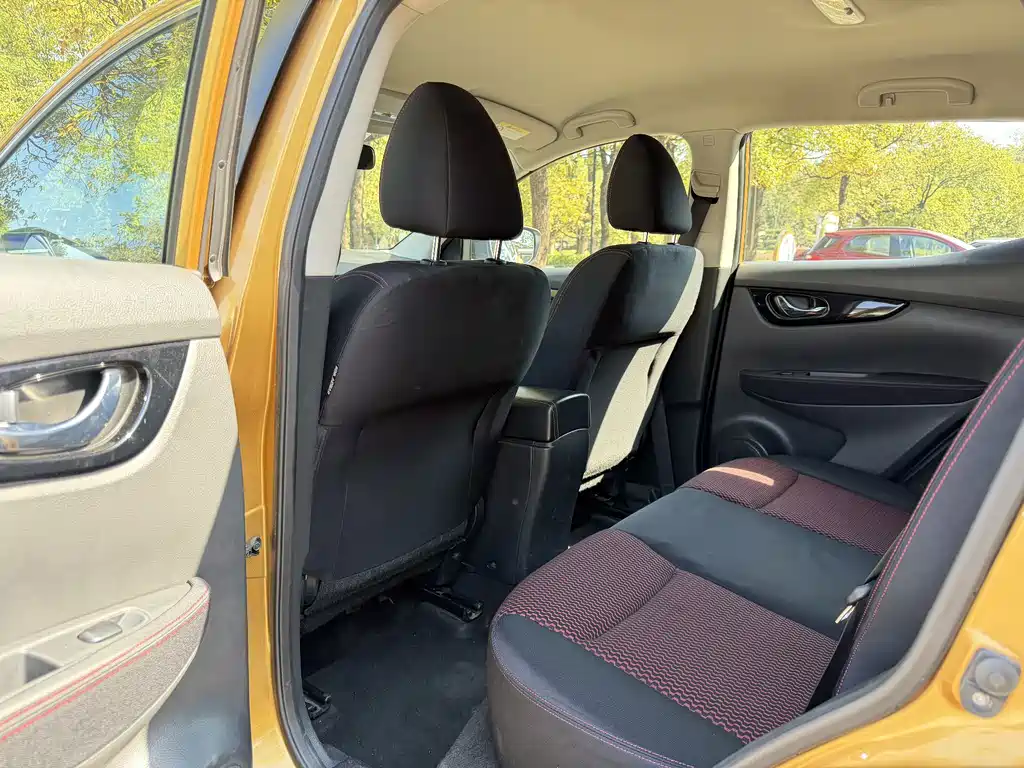 Nissan Qashqai — миниатюра 9