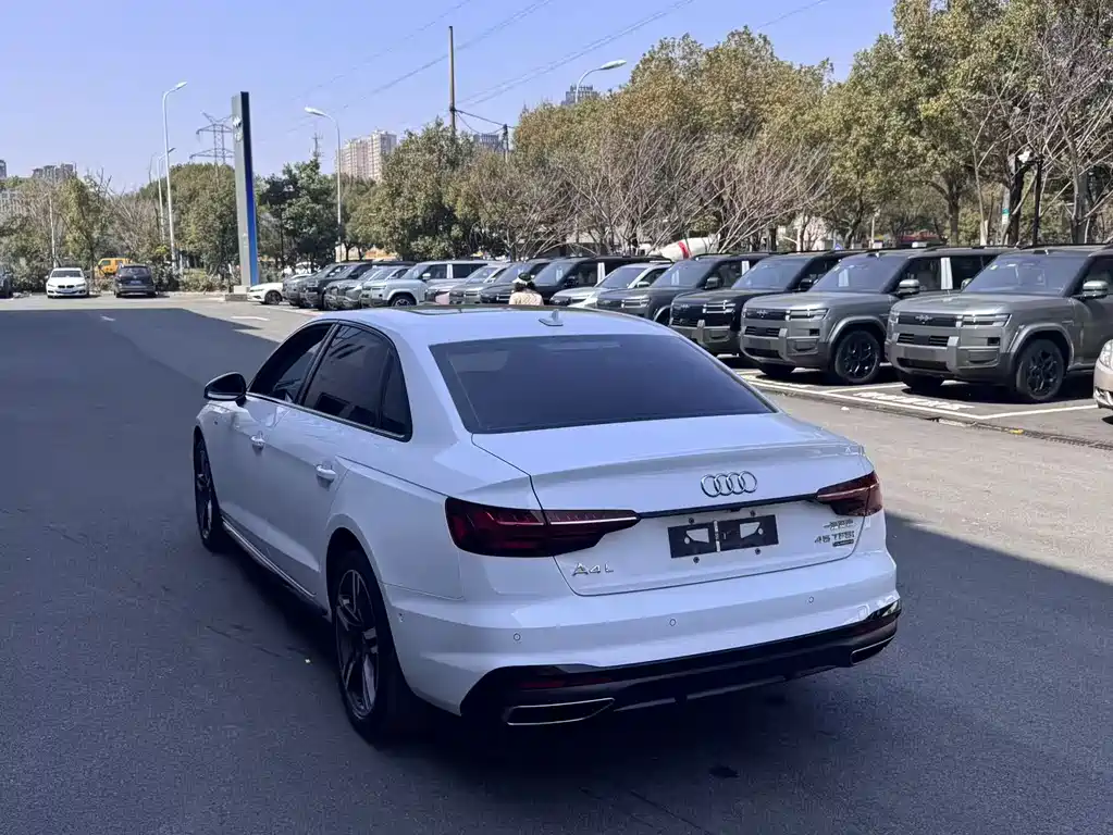 AUDI A4L