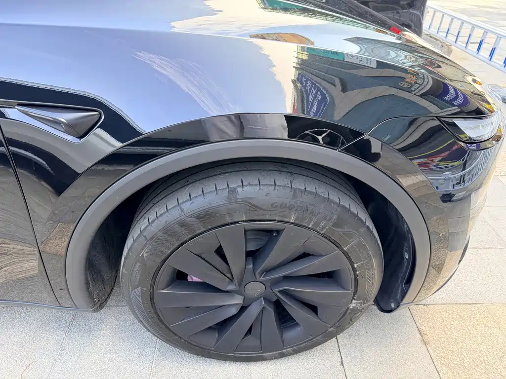 Tesla Model Y — фотографии объявления, Фото 5