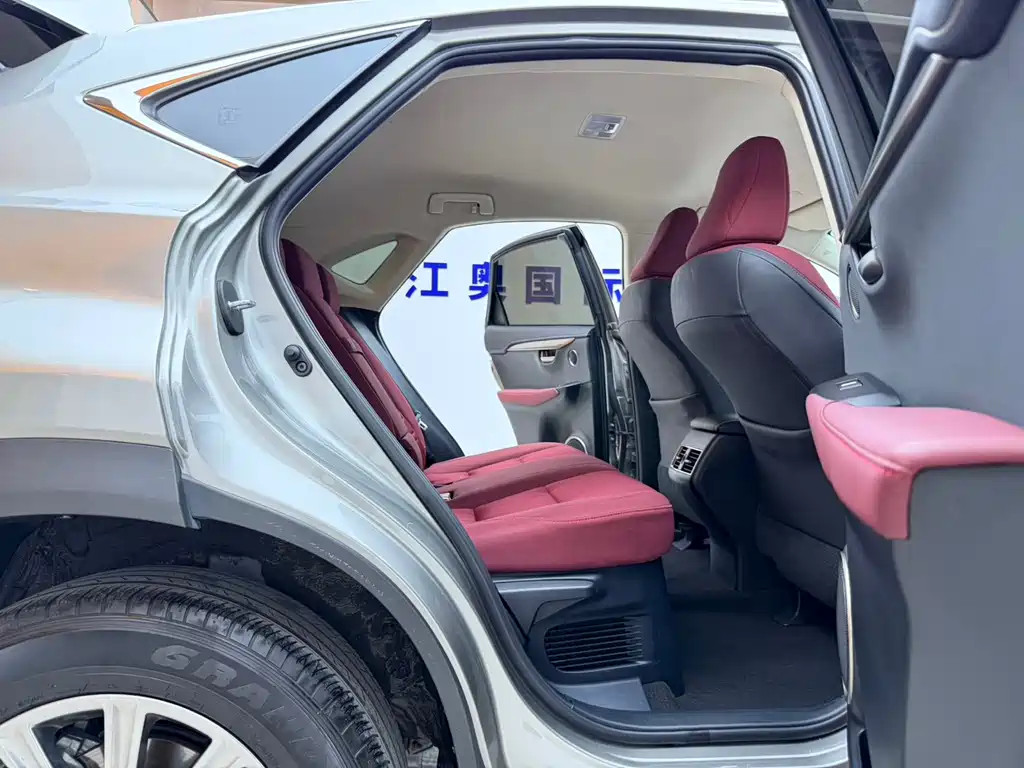 Lexus NX — миниатюра 18