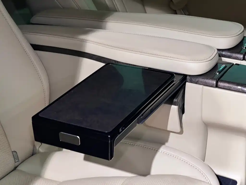 Toyota Alphard — миниатюра 14