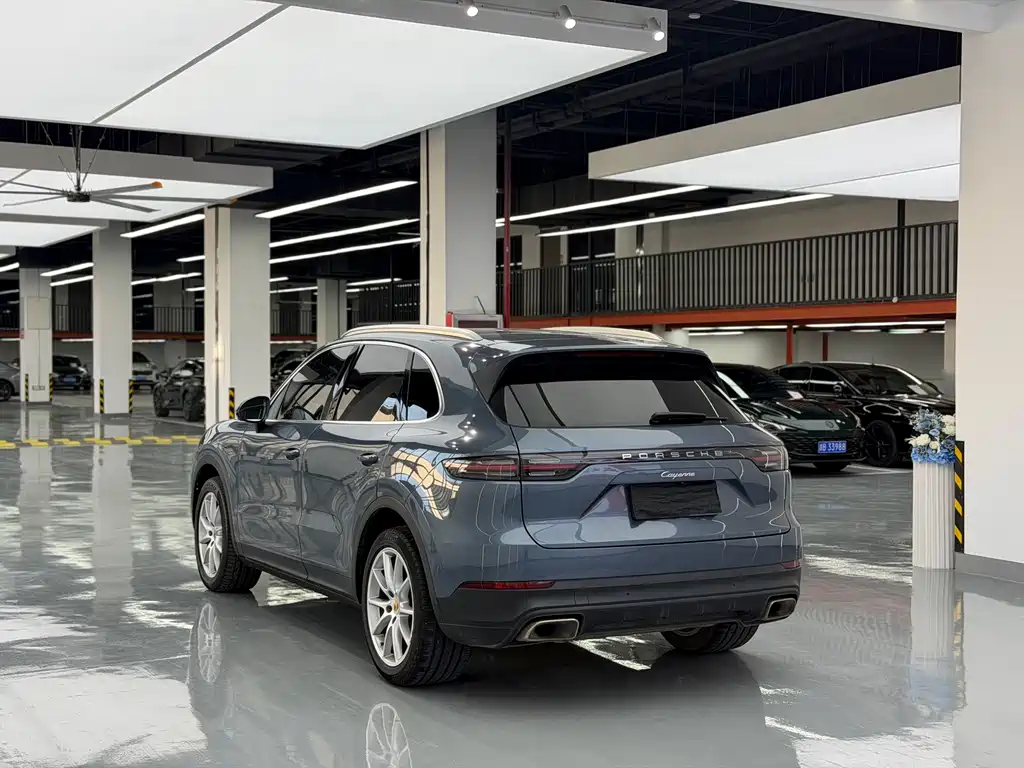Porsche Cayenne — миниатюра 15